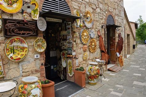 shopping in tuscany.